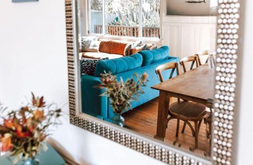 Binalong Bay House | Sloop Cottage - Beachfront - Vibes