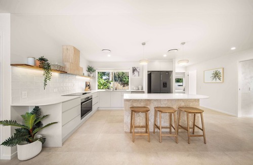 Mooloolaba House | Solara Escape Mooloolaba - Luxe Pet-Friendly Home