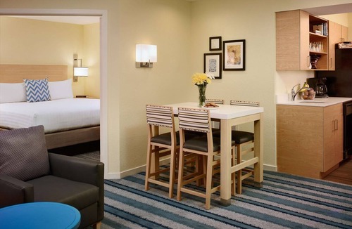 Schaumburg Hotel | Sonesta ES Suites Chicago - Schaumburg