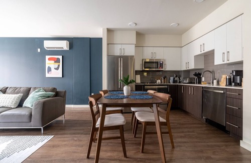 West Bellevue Apartment | Sophari Parkside: Bellevue Apartments