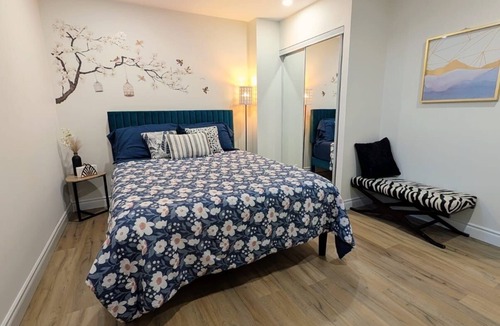 Markham House | Spacious 2-BR Basement Private Entrance Full Kitchen & Fast Wi-Fi