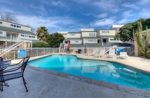 Riverside Apartment | Spacious 3-bedroom apartment in charming Austin with WiFi, AC.