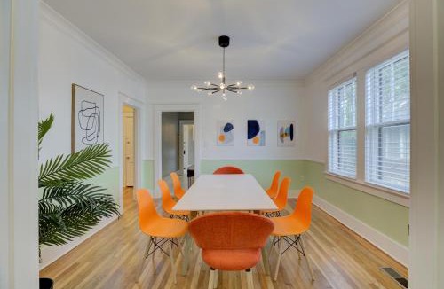 Cooper-Young Historic District House | Spacious 3BR Cooper-Young Bungalow - Sleeps 8 - Walkable to Dining - Easy Access to Downtown - Parking