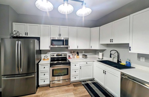 Custer House | Spacious 3BR Home w/Deck – Right in Downtown Custer, Shops & Dining!