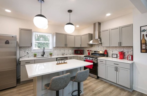 Weinland Park House | Spacious 4BR w/Game Room & Yard Walk to OSU