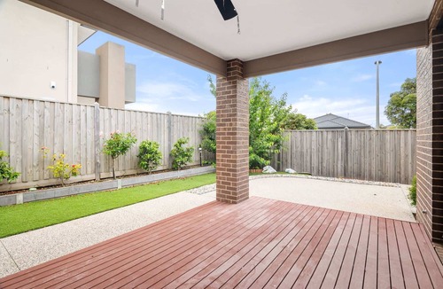 Point Cook House | Spacious 5-Bed Home in Peaceful Point Cook