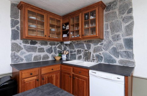 Chester Depot House | Spacious 5-bedroom Historic Stone House near Okemo