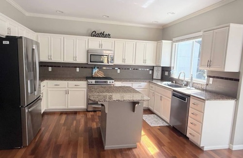 North Bend House | Spacious 5-bedroom retreat in marvelous North Bend