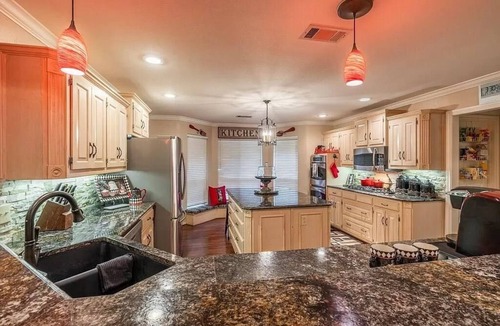 Alba House | Spacious 7-bedroom, 15-acre estate with private 2-boat and fishing dock!