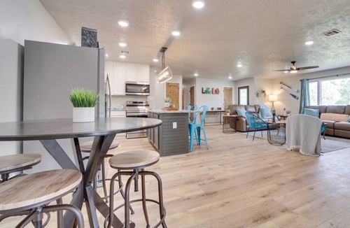 Checotah House | Spacious and Updated! Beds for 10! Luxurious Primary Bath!