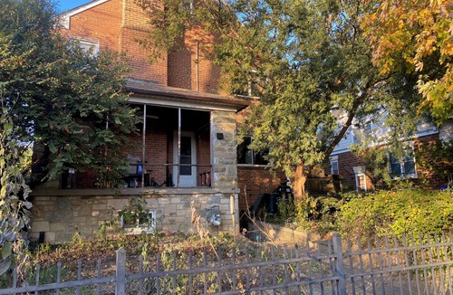 Silver Spring Apartment | Spacious Apt with Kitchen + Sleeps 4-6 Queen, Twin, Full Beds + Walk to Metro