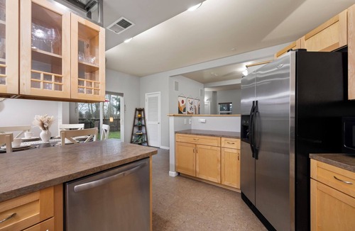 Everson House | Spacious centrally located farmhouse with stunning views, large yard, firepit