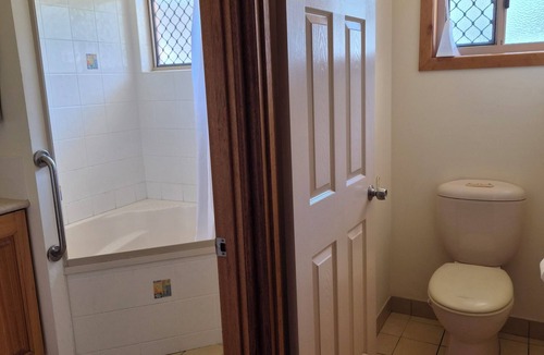 Maryborough House | Spacious & Comfortable Stay | Central Location