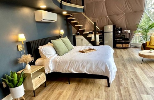 Cadiz Cabin | Spacious Dome with Lofted Interior and Furnished Deck in Kentucky