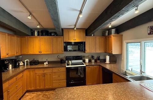 Wilmington House | Spacious home with private hot tub near Mount Snow