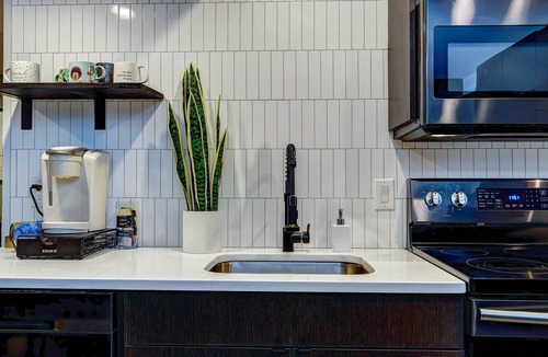 Snohomish Apartment | Spacious Luxury Apt w/New Finishes + Great Views