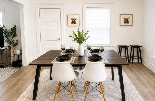 Niagara Falls Apartment | Spacious Modern 2BR Apartment Sleeps 6