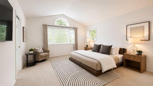 Lynnwood House | Spacious Pet-friendly 5BR Home in Lynnwood