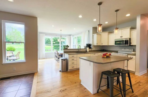 Ames House | Spacious & Spectacular 4 Bedroom House