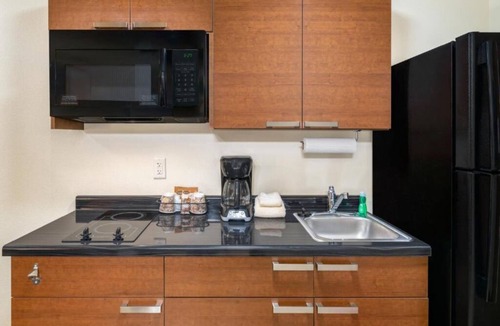 Jamestown Hotel | Spacious Two-Queen + Kitchenette – Comfortable Stay for All