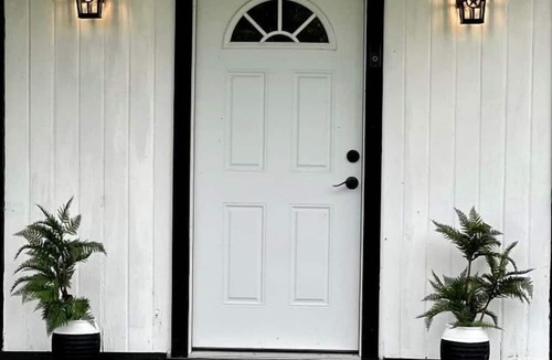 Carmine Cottage | Spectacular Secluded Cottage in Round Top, Texas