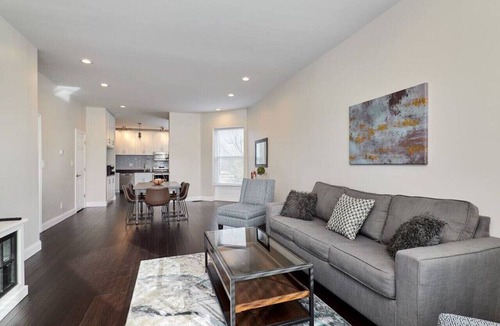 Central West End Apartment | St. Louis 2BD/2BA, Forest Park, BJH, & CWE Fl 2