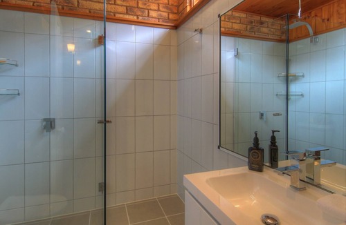 Stanley Hotel | Stanley Village Waterfront Accommodation
