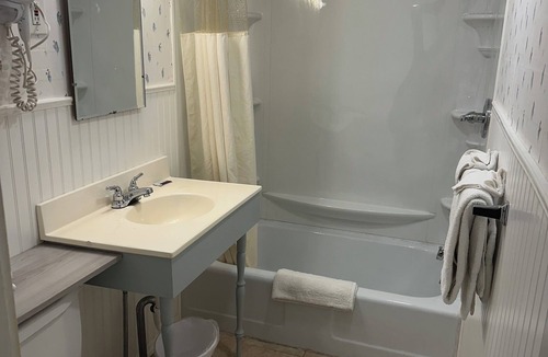 Bennington Hotel | Starlight Inn