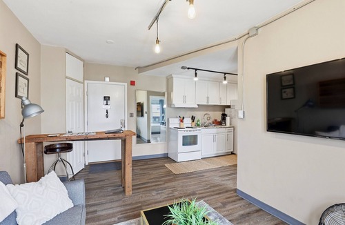 Appleton Apartment | Stateview 203 - 1BR + Free Co-Working Space