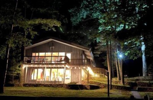 St Germain House | Stepaway Vacation Rentals- Circle of Pines Oak Leaf Lodge