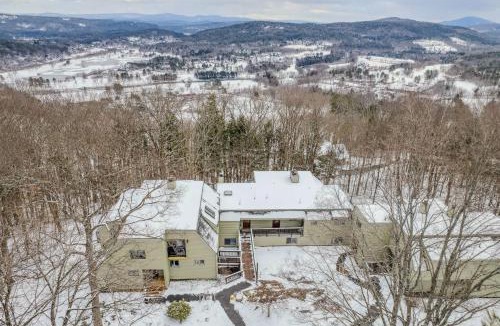 West Hartford House | Steps to Ski Trail Fireplace - Kingswood 1B