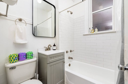 Shaw Apartment | Steps to Tower Grove Park & Botanical Gardens