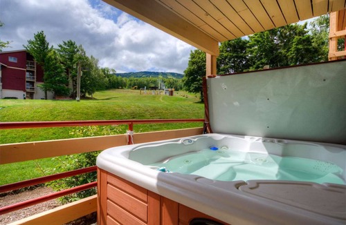 Stratton Mountain House | Stratton Mountain Ski in Ski out Hot Tub
