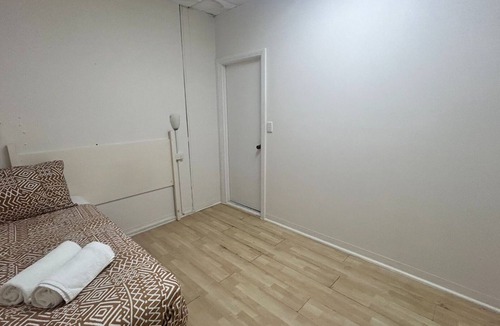 Adelaide Central Business District Cabin | Studio 4 - Wright Lodge