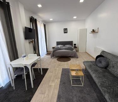 Rocquencourt Apartment | Studio de Charme VERSAILLES