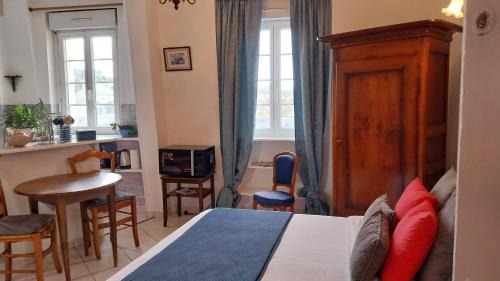 Arromanches-les-Bains Apartment | Studio De La Mer