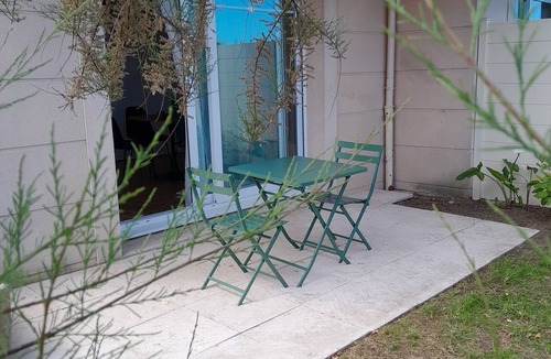 Ouistreham Apartment | Studio en Front de mer Avec Jardin et Parking. Animal de Compagnie Accepté