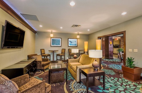 Bismarck Apartment | Studio | Free Daily Breakfast + Indoor Pool