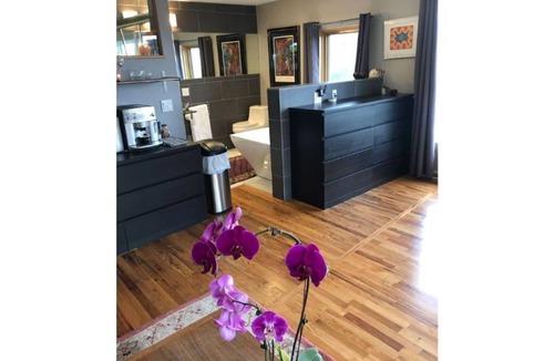 Lower Arapahoe House | Studio overlooking Boulder, minutes to downtown