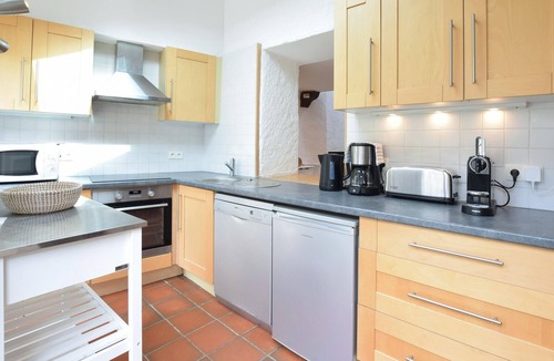 Saint-Vaast-la-Hougue House | Stunning home in Saint-Vaast-la-Hougue with WiFi