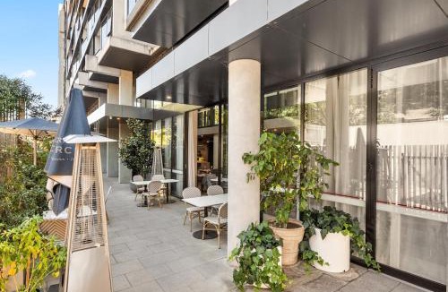 Braddon Apartment | Stylish Central Braddon 1 Bed, Pool, Gym, Parking