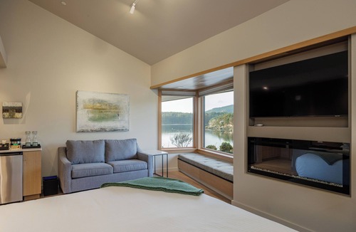 Eastsound Hotel | Sucia - Dramatic Eastsound Bay View