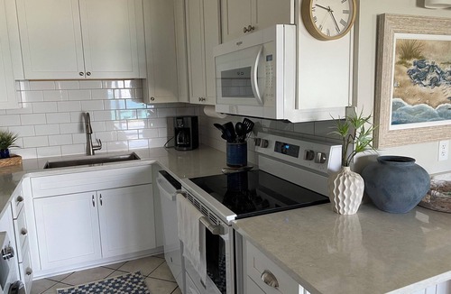 Bel Air Condo | Summit-4th floor Great Condo-Beach Chairs Included-Newly remodeled kitchen & den