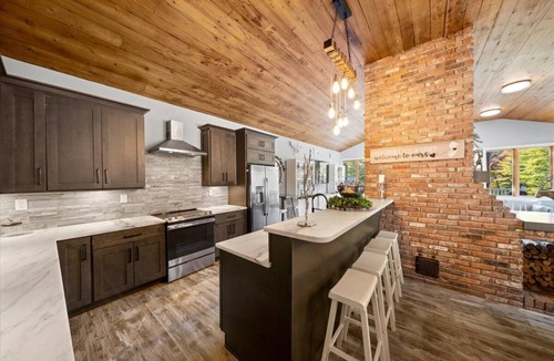 Stratton Mountain House | Summit View Ski and Golf Retreat w/hot tub & Sauna