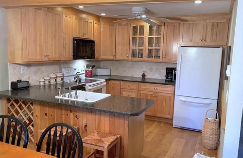 Wilmington House | Sun-filled retreat on Haystack Golf Course