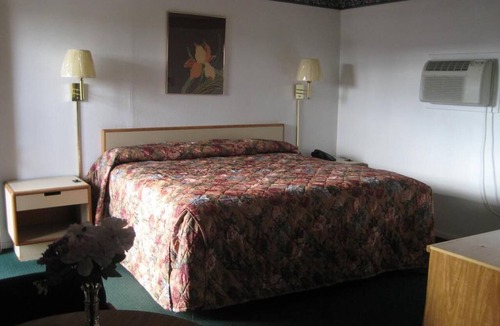Burnet House | Sundown Inn