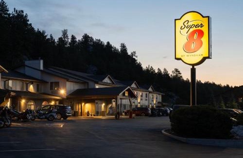 Custer Hotel | Super 8 by Wyndham Custer/Crazy Horse Area