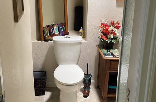 North Valley Apartment | Take it easy at this unique and tranquil getaway. Private Studio Apt.225 sq ft