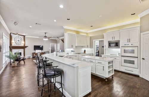 Southwest Carrollton House | TCH - Spacious 4bd/4ba home in Carrollton w/Office
