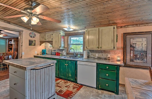 Greenbrier House | Tennessee Countryside Escape on 2 Private Acres!